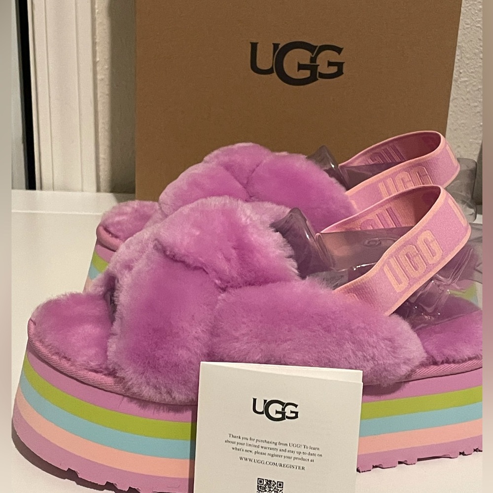 SALE!!!! UGG Disco slipper size 9 NWT Last Price!!